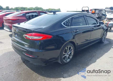 2020 Ford Fusion Hybrid Titanium from USA, damaged, VIN 3FA6P0RU6LR157148